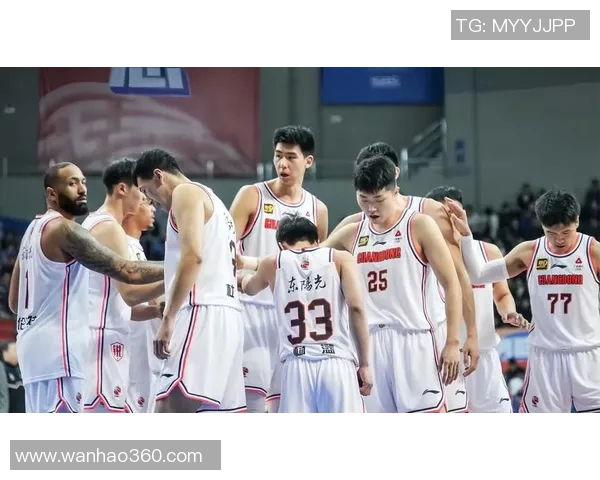 南京篮球队在冠军赛积分榜上以57分稳居第一名展现强劲实力 南京篮球队在冠军赛积分榜上以57分稳居第一名展现强劲实力