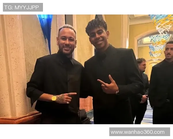 足球明星内马尔与球迷亲密合影展现温暖瞬间与激情时刻 足球明星内马尔与球迷亲密合影展现温暖瞬间与激情时刻